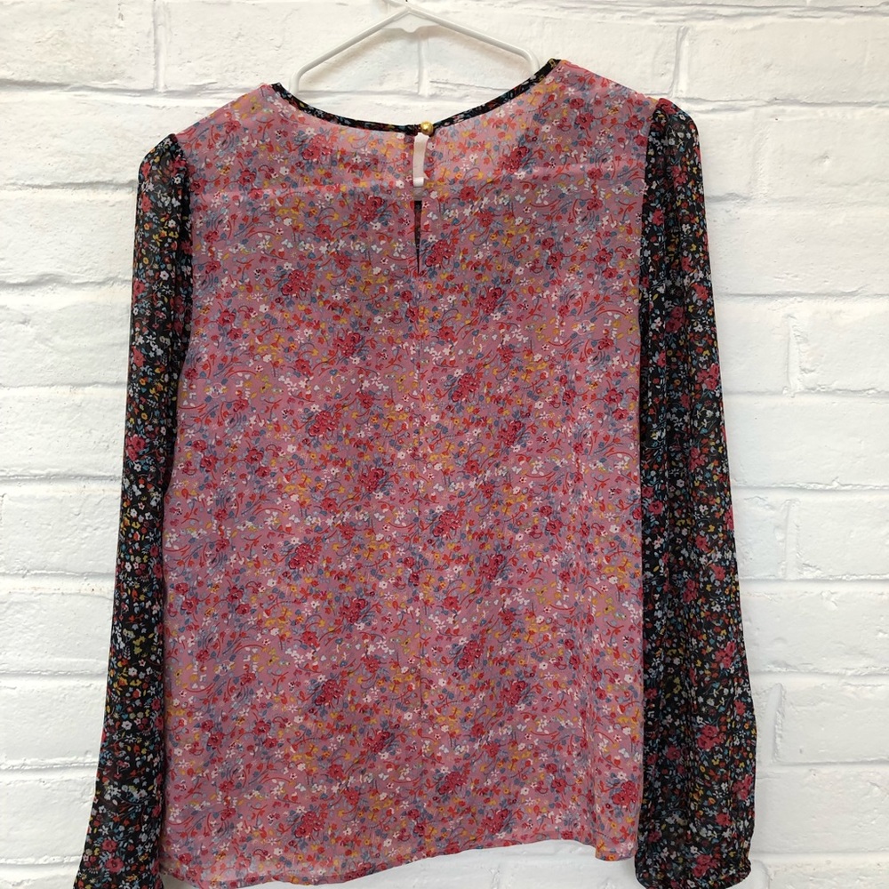 Pretty Spring Blouse - Picture 3 of 3